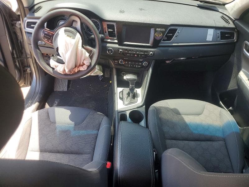 2018 KIA NIRO LX 8