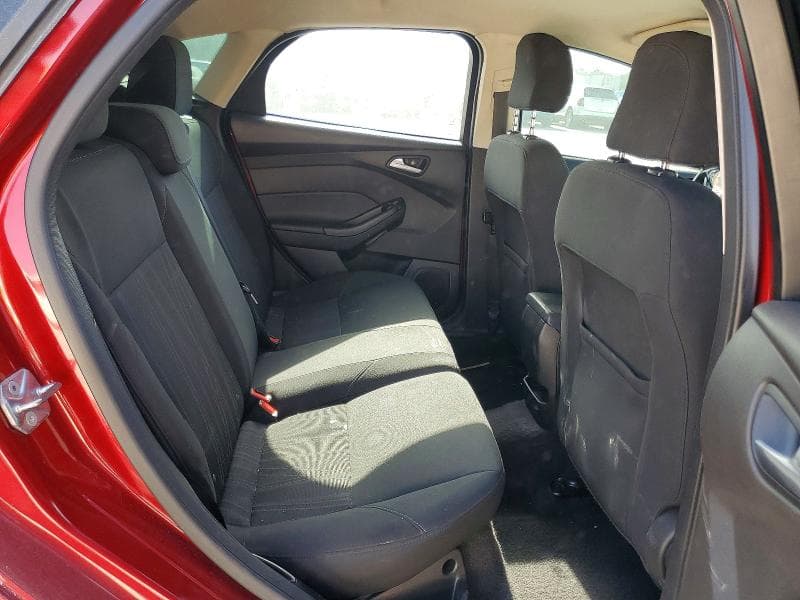 2017 FORD FOCUS SE 10
