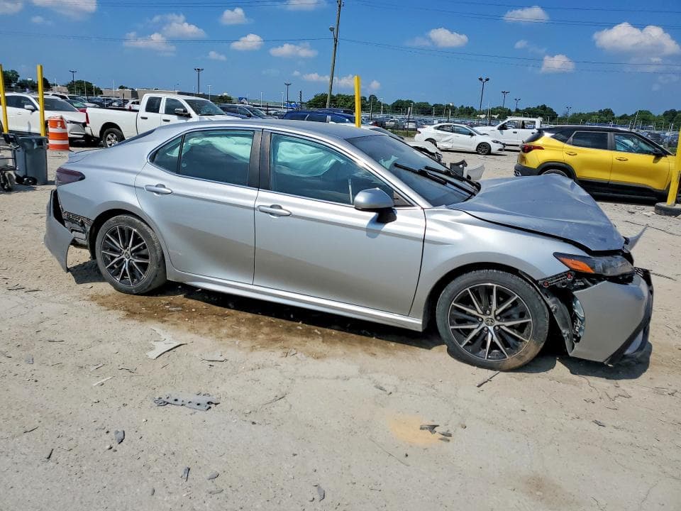 2021 TOYOTA CAMRY SE 4