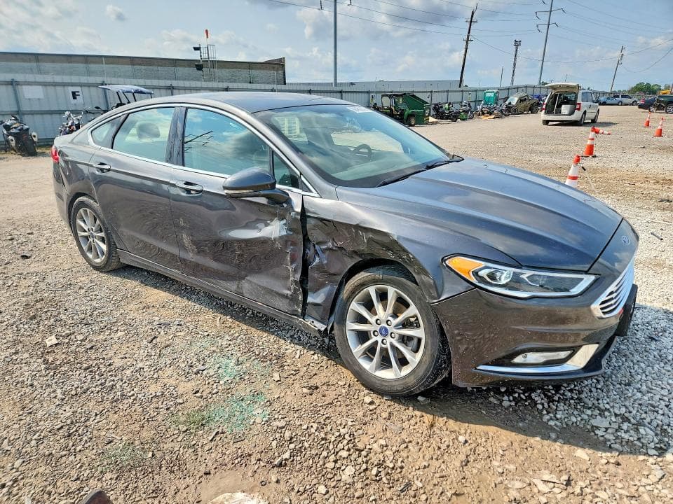 2017 FORD FUSION SE 4