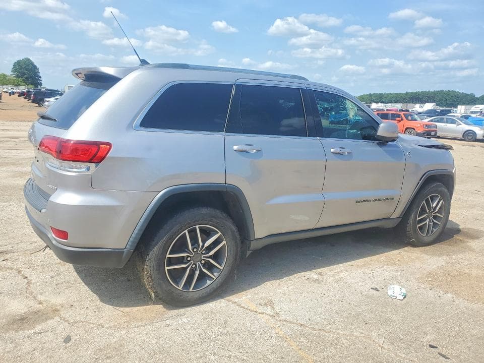 2020 JEEP GRAND CHEROKEE LAREDO 3
