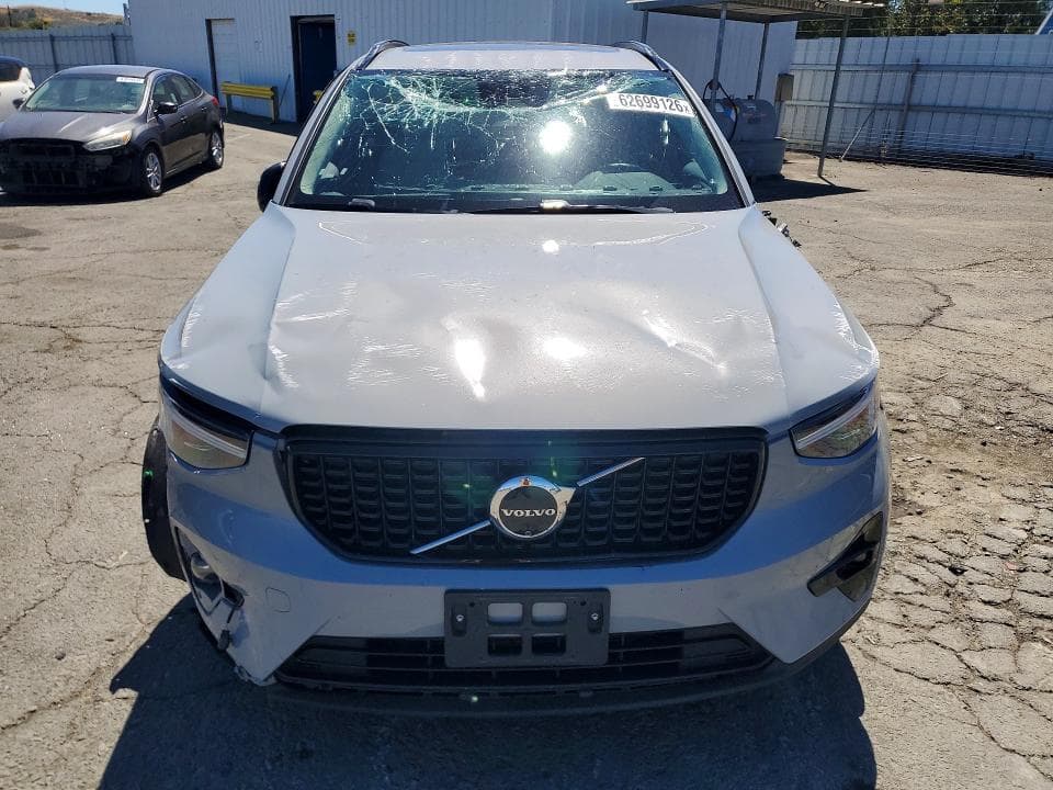 2024 VOLVO XC40 ULTIMATE 5