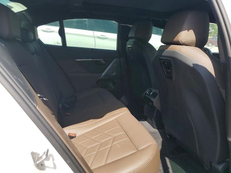 2024 BMW 530 XI 10