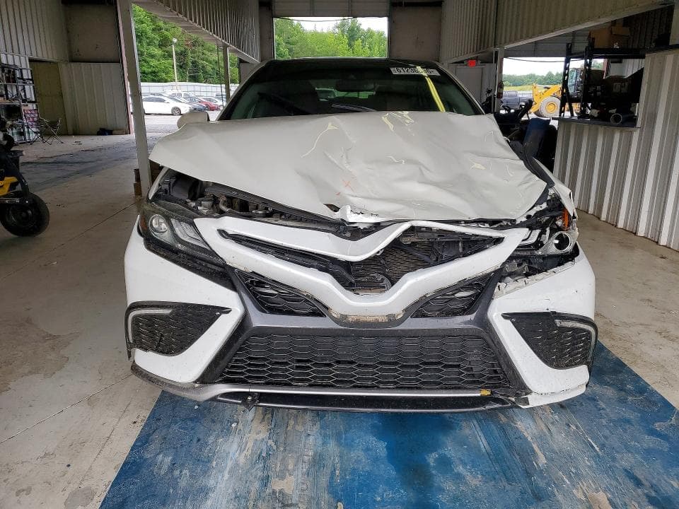 2022 TOYOTA CAMRY XSE 5