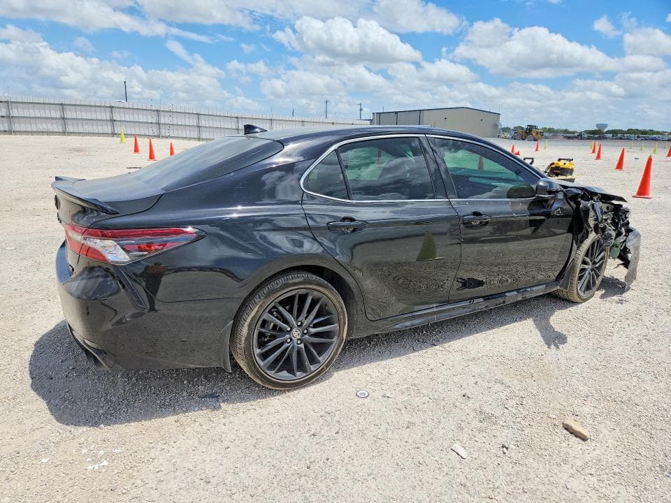 2022 TOYOTA CAMRY XSE 3
