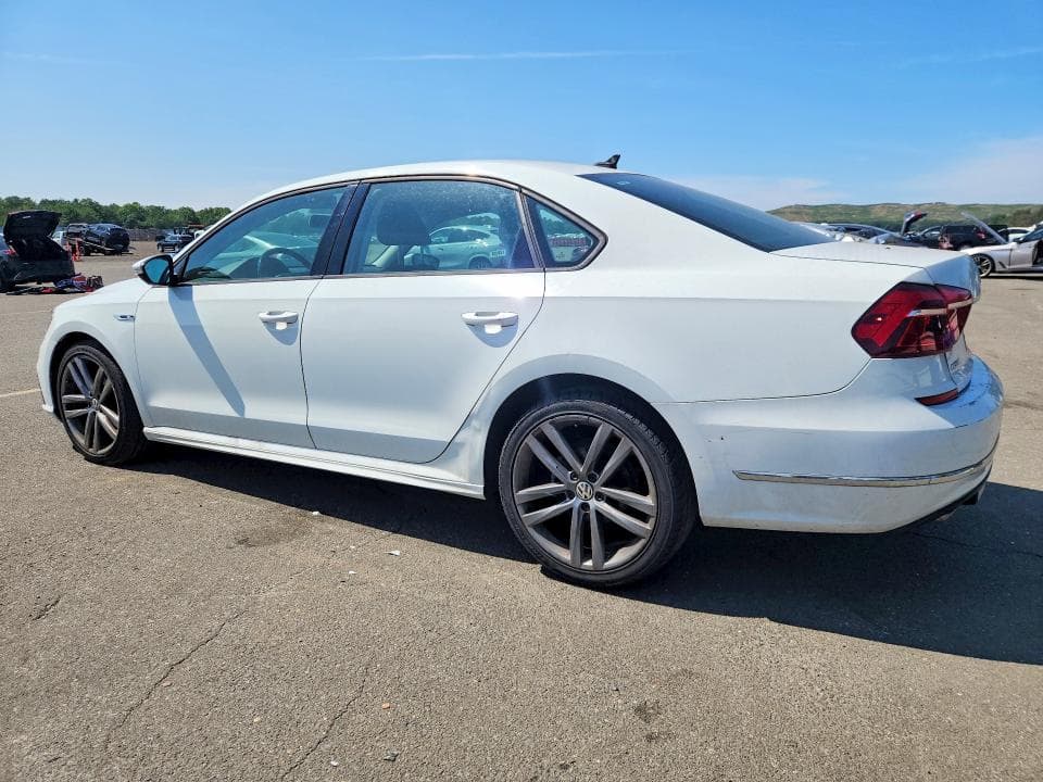2018 VOLKSWAGEN PASSAT S 2