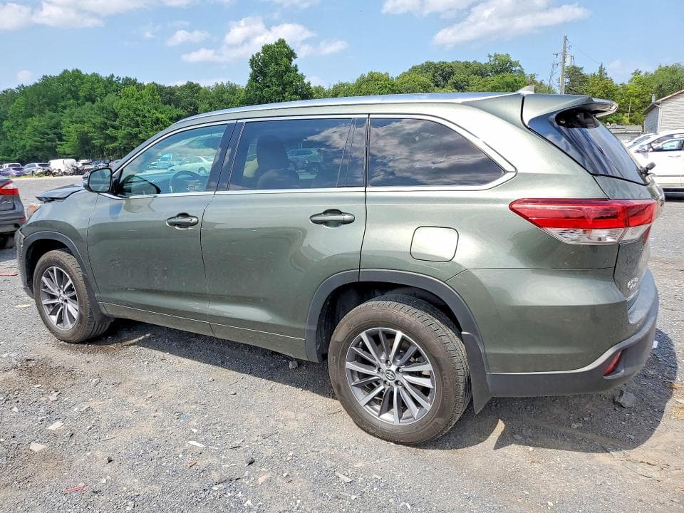 2018 TOYOTA HIGHLANDER XLE 2