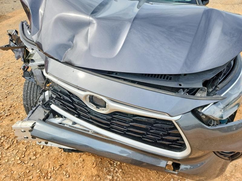 2022 TOYOTA HIGHLANDER XLE 12