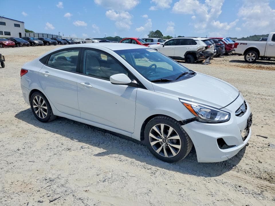 2017 HYUNDAI ACCENT SE 4
