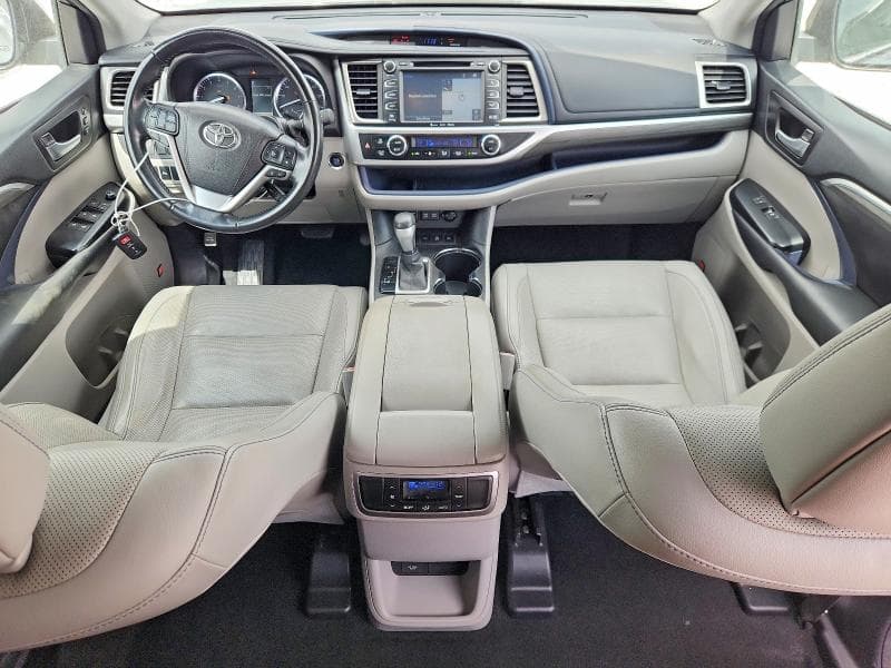2017 TOYOTA HIGHLANDER LIMITED 8