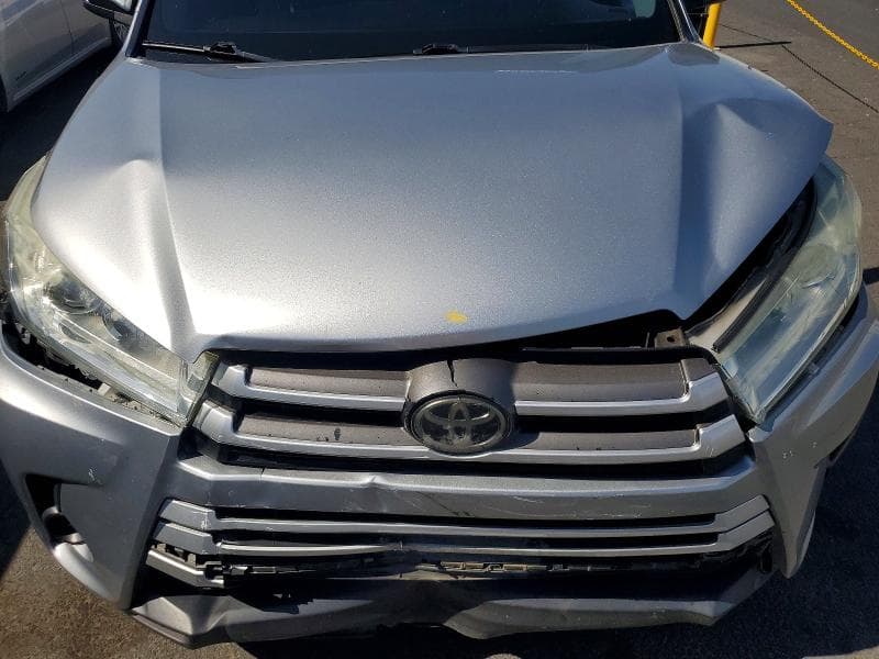 2018 TOYOTA HIGHLANDER LE 12