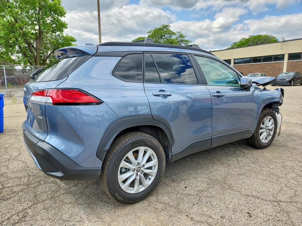 2024 TOYOTA COROLLA CROSS LE 3