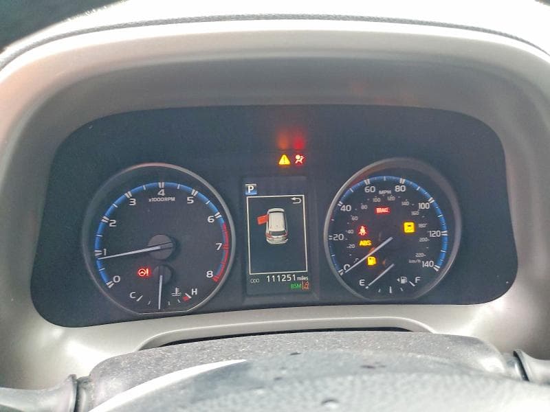 2018 TOYOTA RAV4 XLE 9