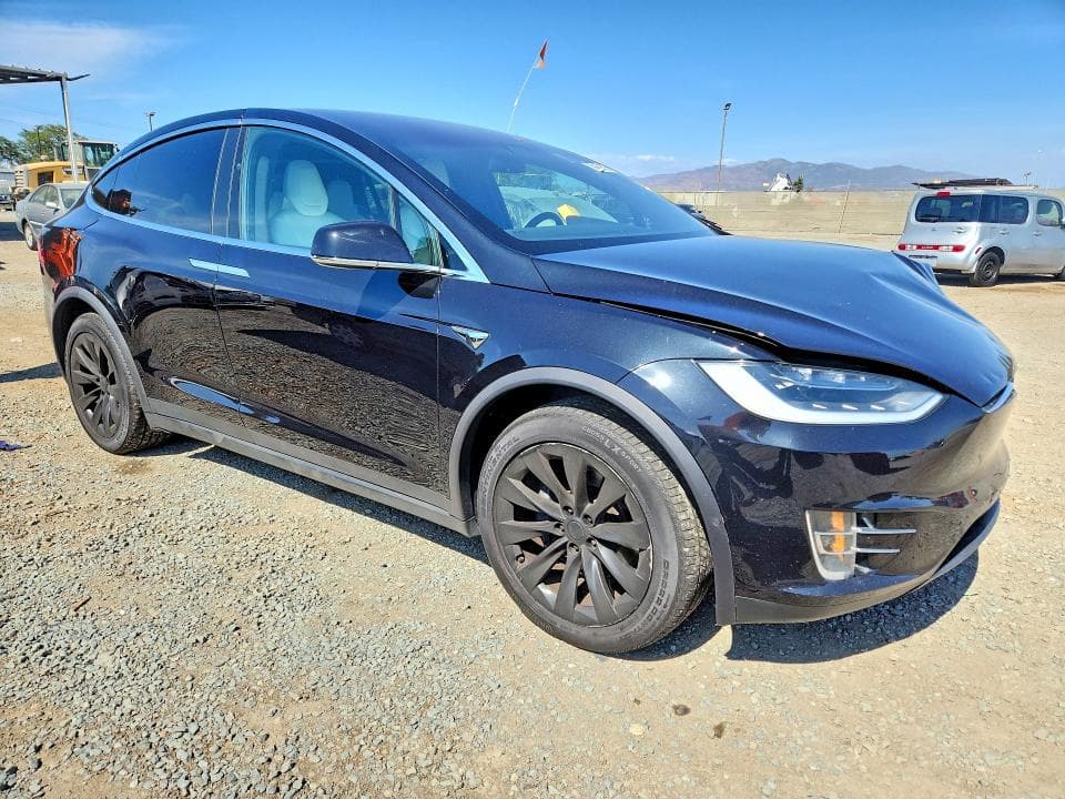 2017 TESLA MODEL X 4