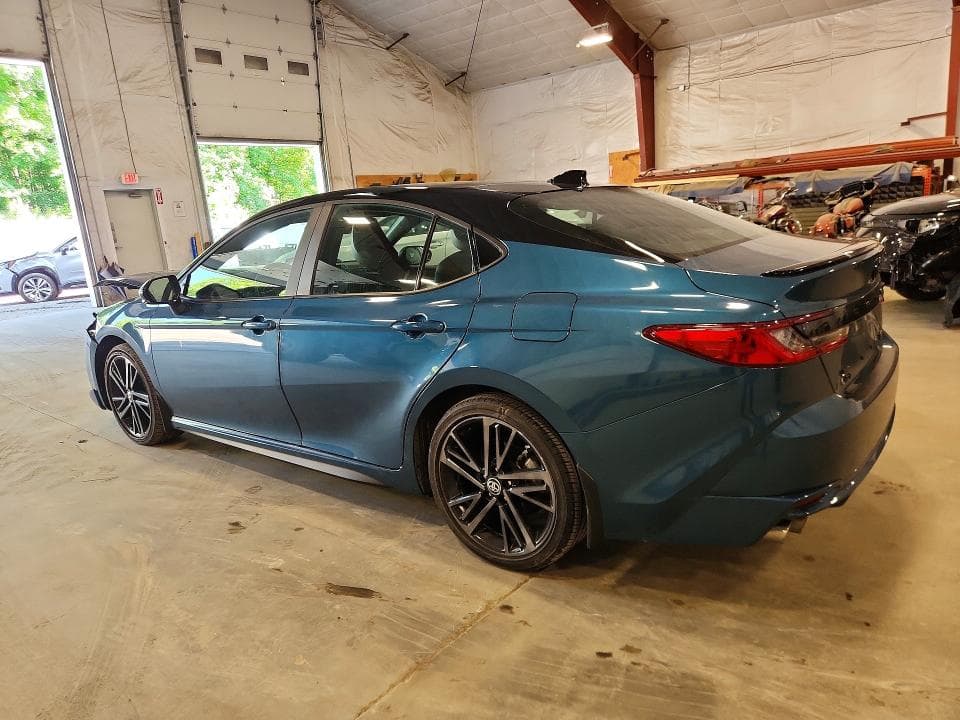 2025 TOYOTA CAMRY XSE 2