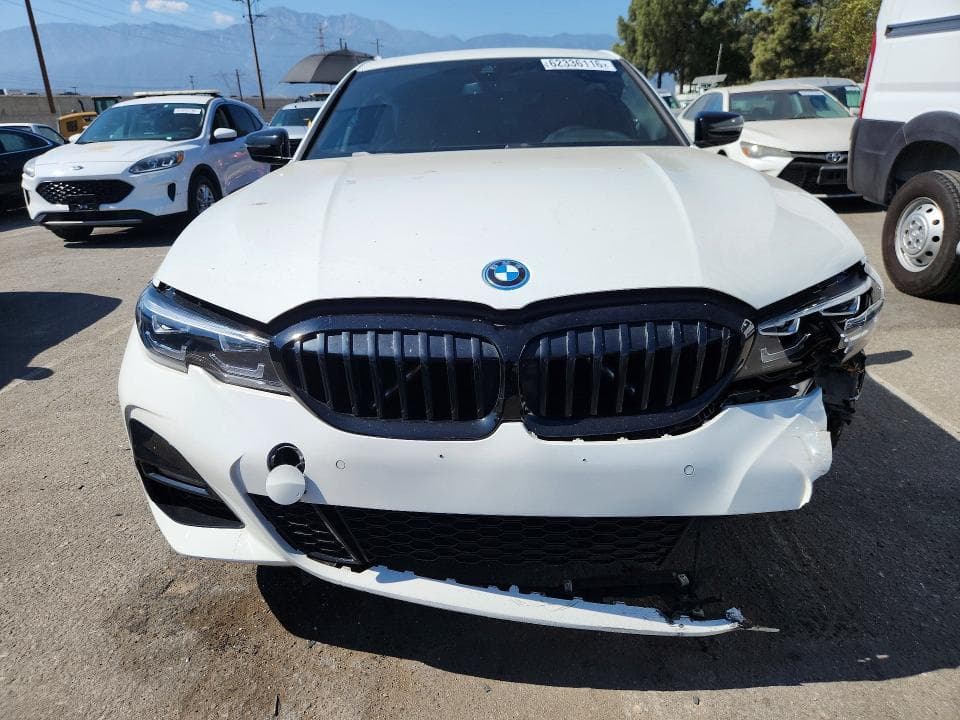 2022 BMW 330E 5