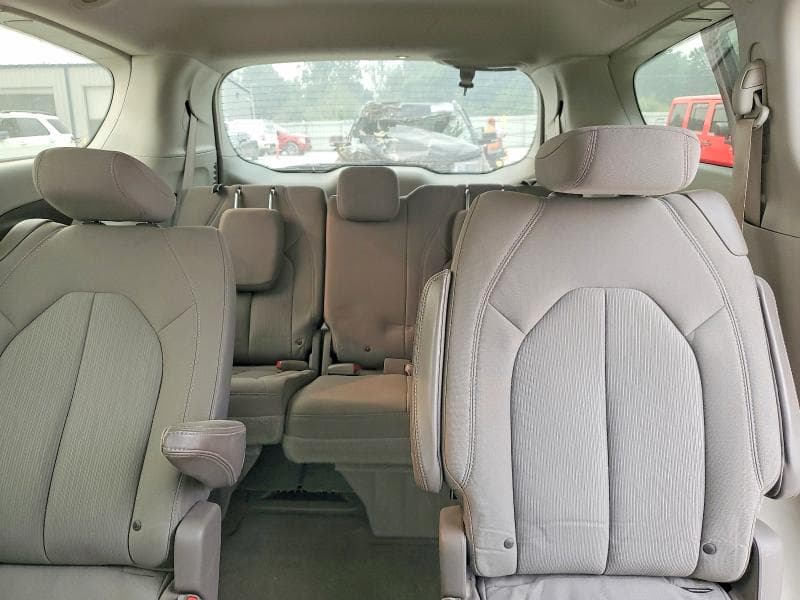 2017 CHRYSLER PACIFICA TOURING 10