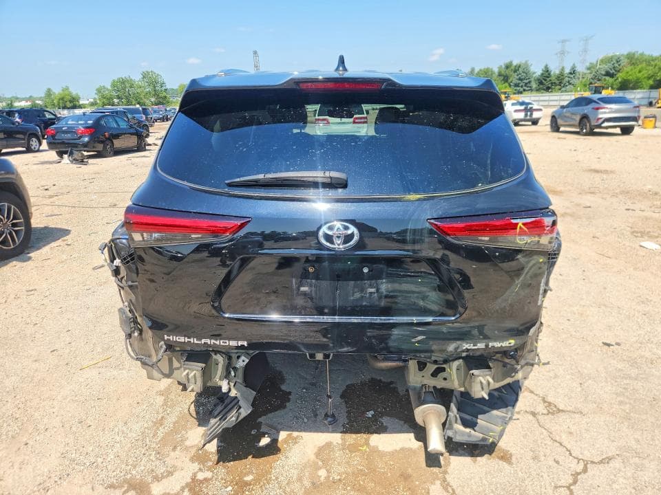 2021 TOYOTA HIGHLANDER XLE 6