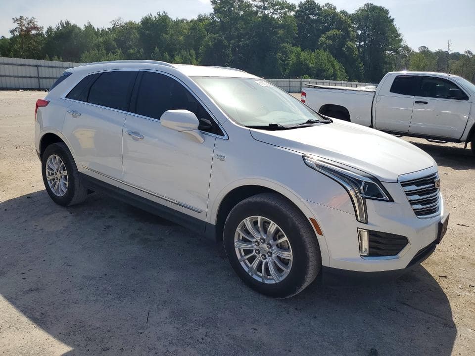 2017 CADILLAC XT5 4