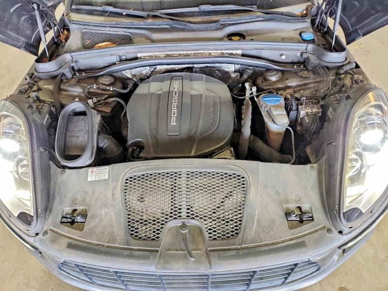 2018 PORSCHE MACAN 12