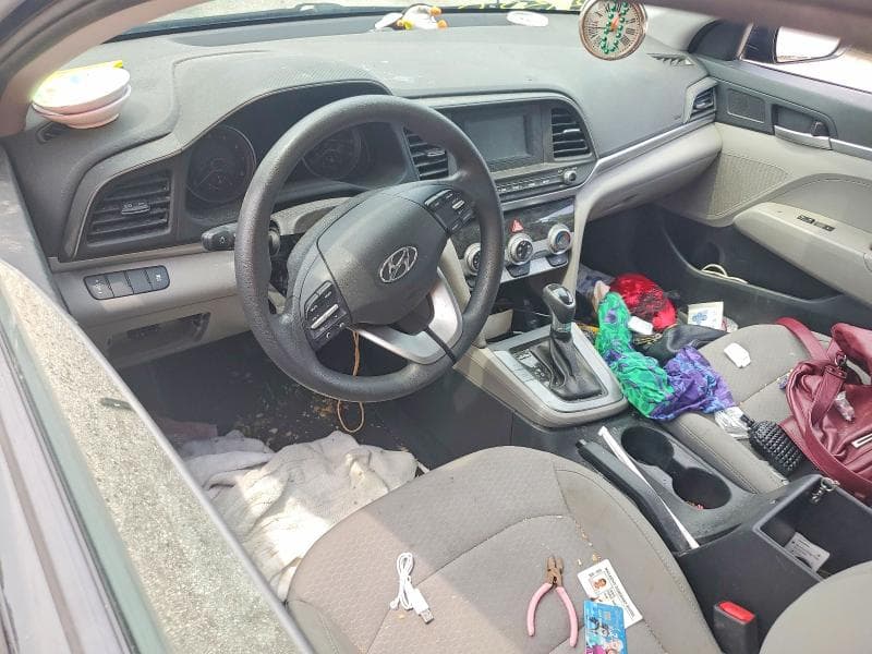 2019 HYUNDAI ELANTRA SE 8