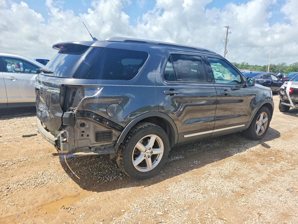 2018 FORD EXPLORER XLT 3
