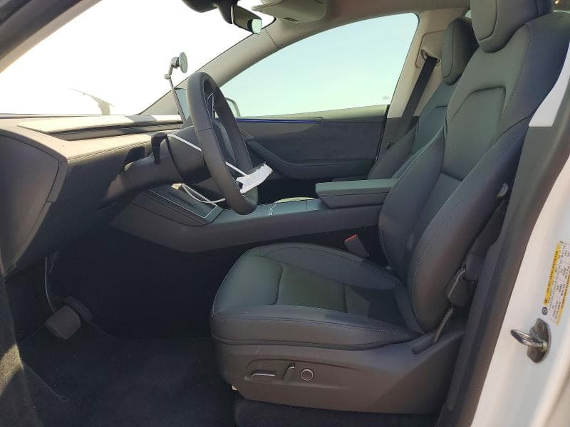 2026 TESLA MODEL Y 7