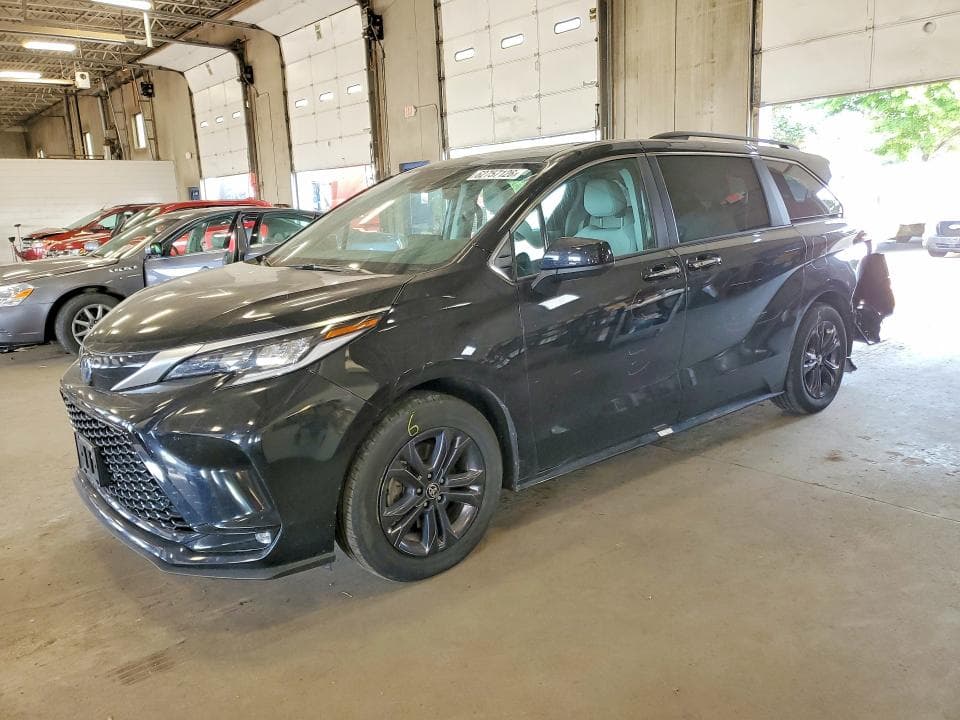 2024 TOYOTA SIENNA XSE - 1