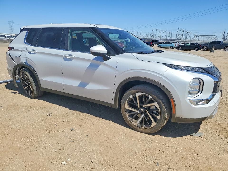 2024 MITSUBISHI OUTLANDER SE 4