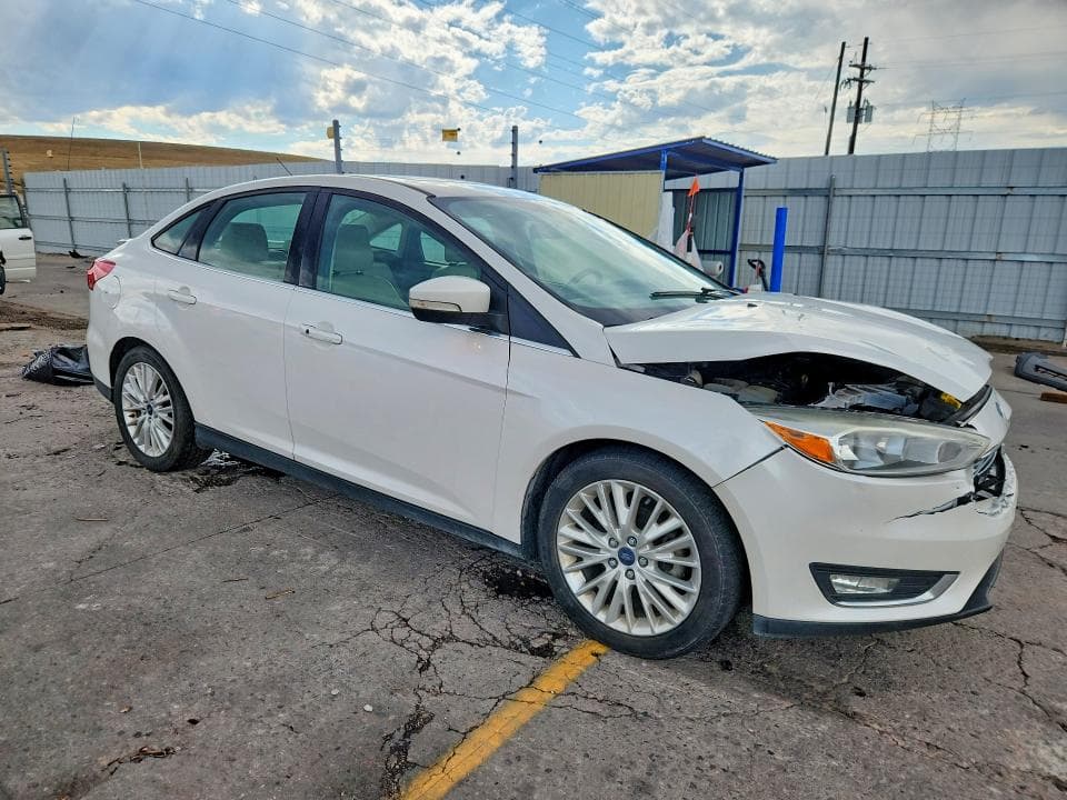 2017 FORD FOCUS TITANIUM 4