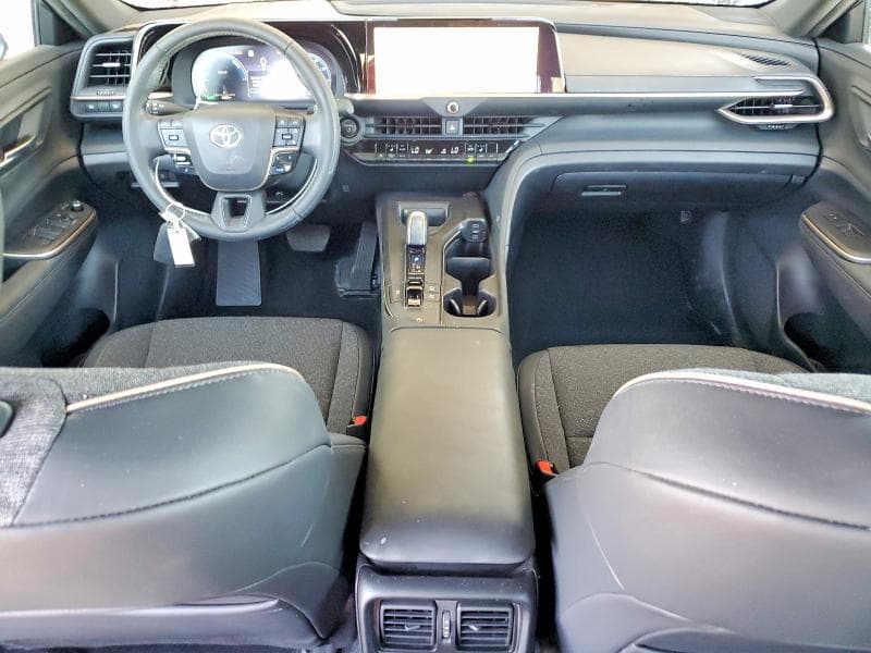 2023 TOYOTA CROWN XLE 8