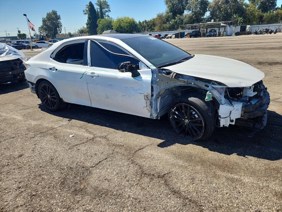 2022 TOYOTA CAMRY XSE 4