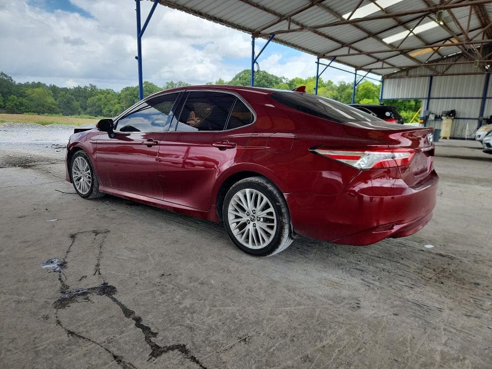 2019 TOYOTA CAMRY XLE 2
