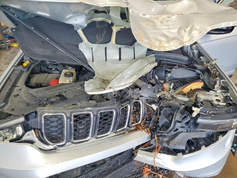 2023 JEEP GRAND CHEROKEE L LAREDO 12