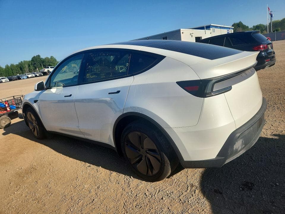 2026 TESLA MODEL Y 2