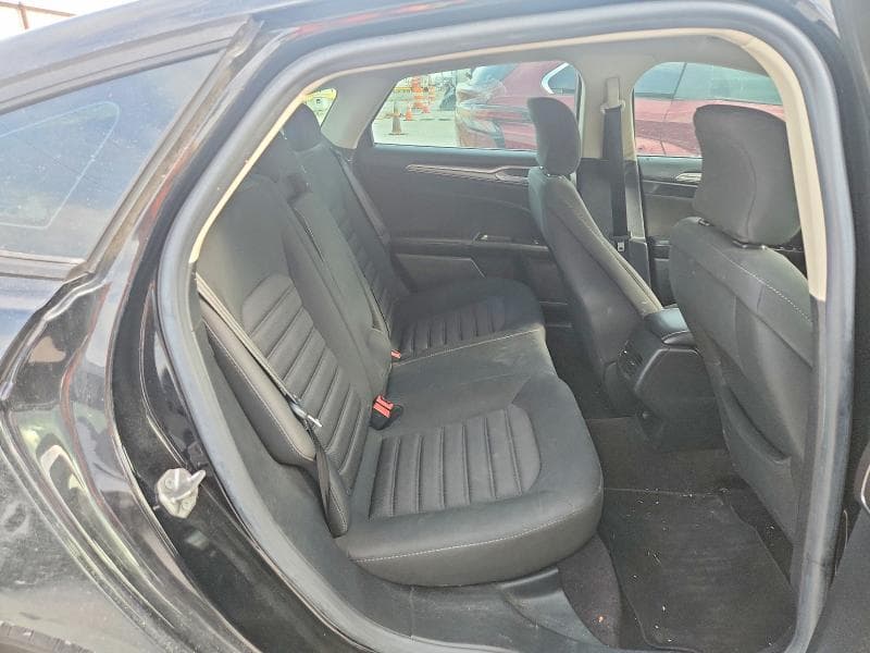 2017 FORD FUSION SE 10