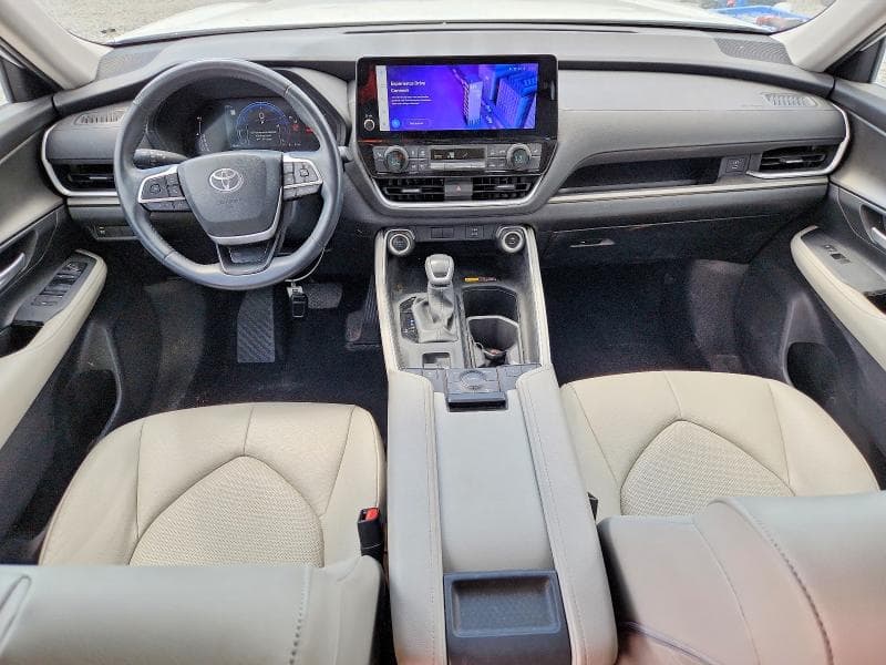 2025 TOYOTA GRAND HIGHLANDER XLE 8