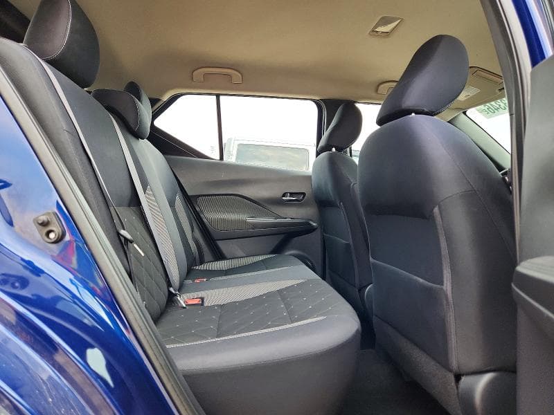 2018 NISSAN KICKS S 10