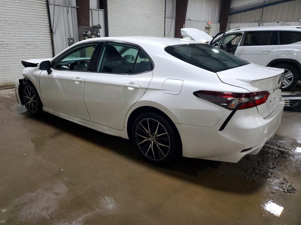 2021 TOYOTA CAMRY SE 2