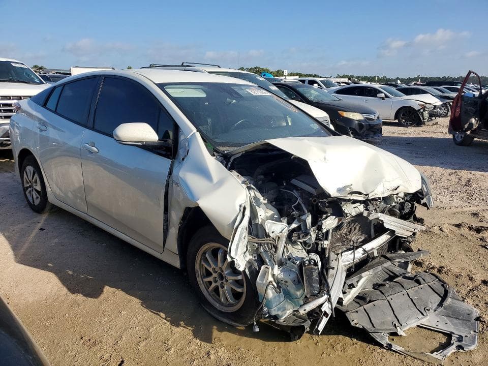 2018 TOYOTA PRIUS THREE 4