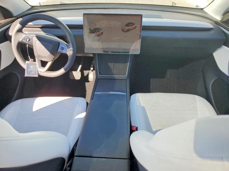 2026 TESLA MODEL Y 8