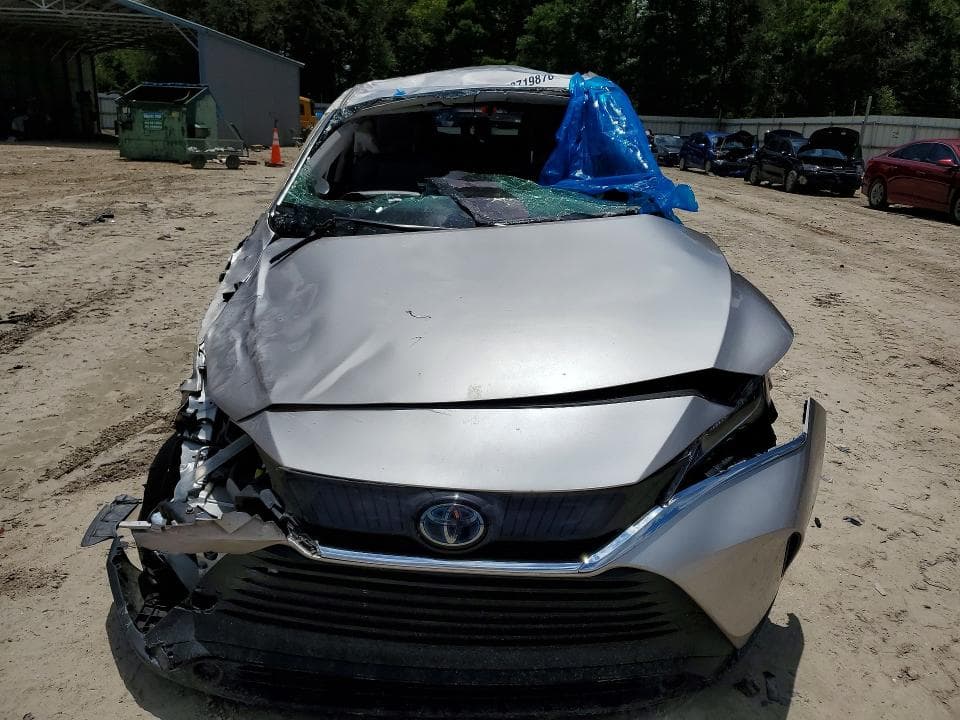 2021 TOYOTA VENZA LE 5