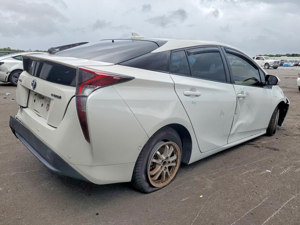 2018 TOYOTA PRIUS FOUR 3