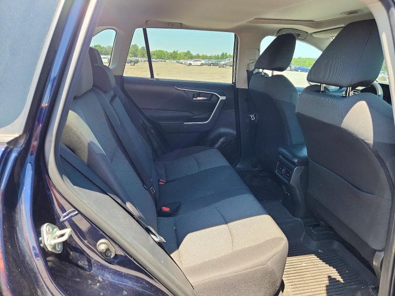 2020 TOYOTA RAV4 XLE 11