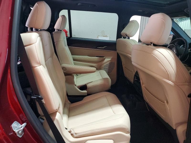 2025 JEEP GRAND CHEROKEE L LIMITED 11