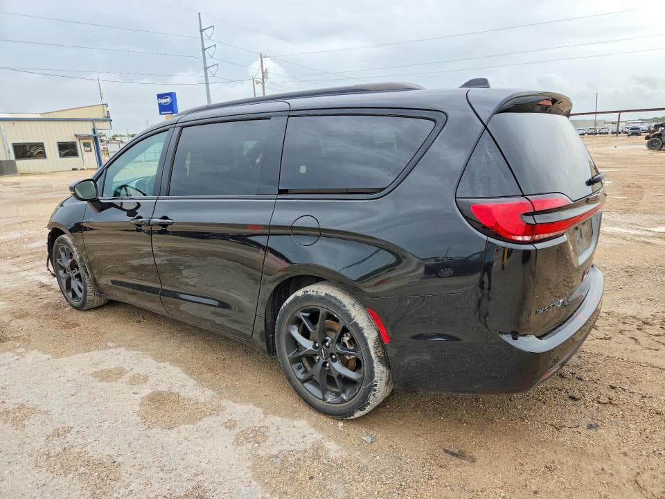 2023 CHRYSLER PACIFICA TOURING L 2