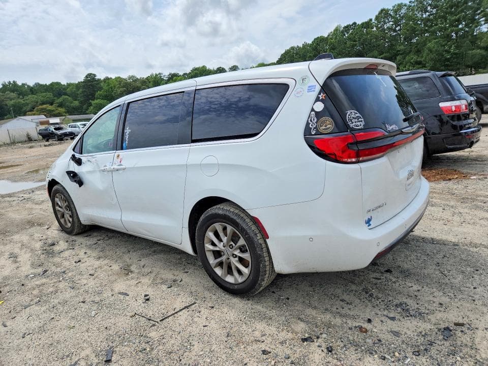 2023 CHRYSLER PACIFICA TOURING L 2