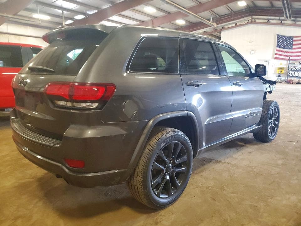 2020 JEEP GRAND CHEROKEE LAREDO 3