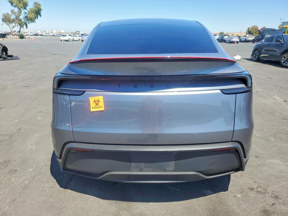 2026 TESLA MODEL Y 6