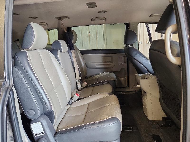 2018 KIA SEDONA LX 11